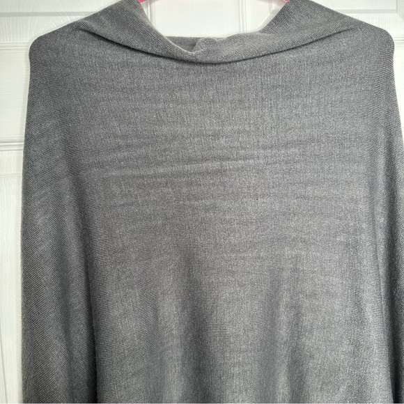 Poncho Grey One Size - Picture 16 of 16